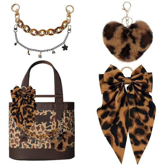 🐆👜 4-Piece Leopard Print Set – Fashion Bag + Acrylic Chain Strap + Pom Pom Charm + Bow Decoration. Mix & Match Your Own Style! 💼❤️✨